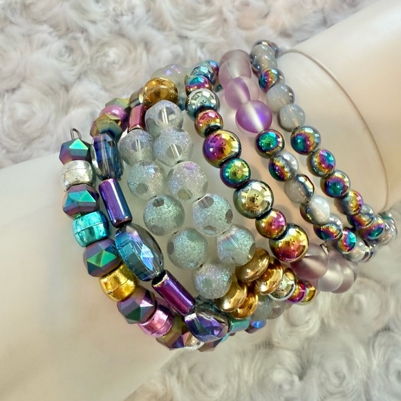 Colorful Dinosaur Charm Handmade Bracelet - Picture 3 of 6